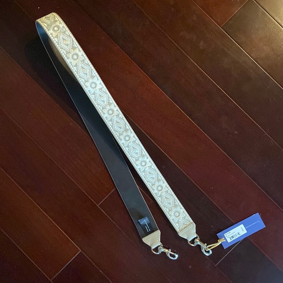 Leather& embroidery guitar strap NWT - Picture 1 of 4